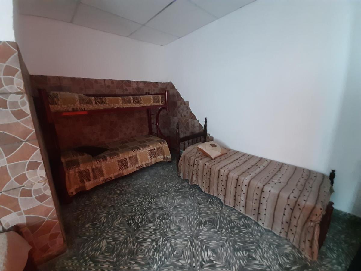 Plaza Hostel Sj 2 Сальта Екстер'єр фото