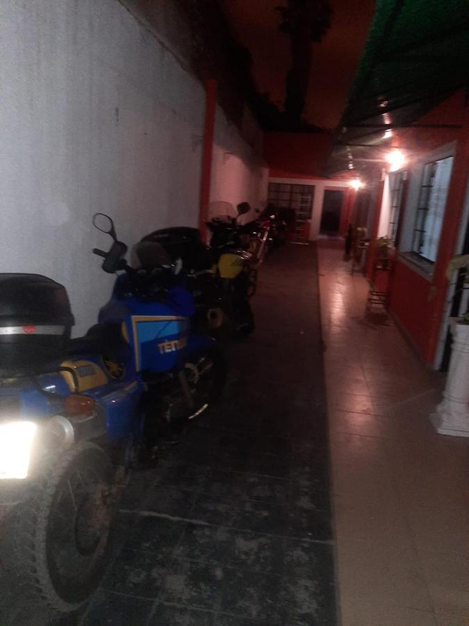 Plaza Hostel Sj 2 Сальта Екстер'єр фото