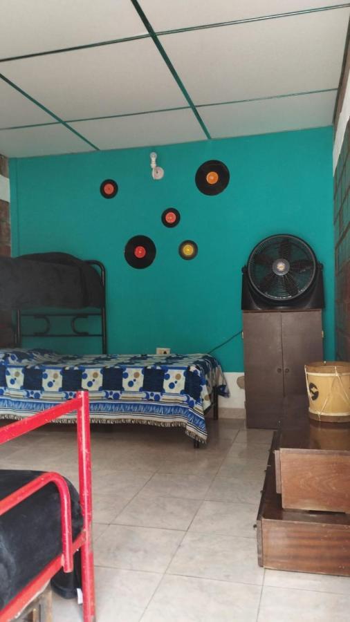 Plaza Hostel Sj 2 Сальта Екстер'єр фото